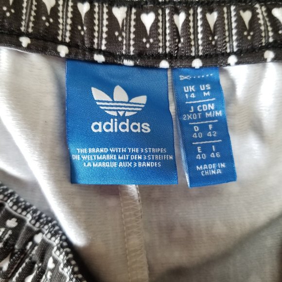 Adidas crop running shorts size Medium - Picture 2 of 2